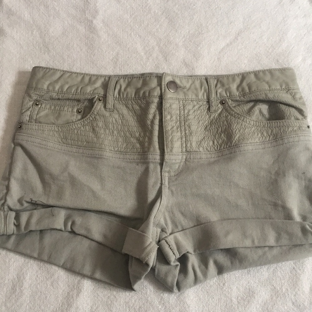 Grey textured short shorts